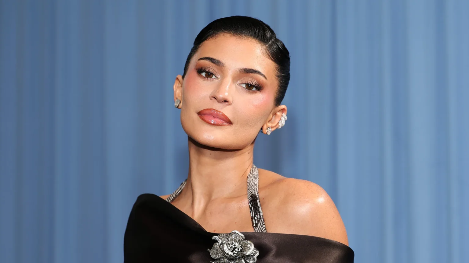 kylie jenner hot