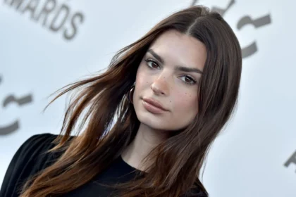 Emily Ratajkowski Instagram